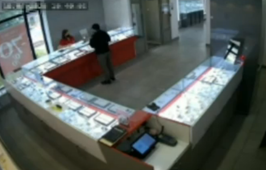 Нижегородец ограбил ювелирный магазин на 130 тысяч рублей
