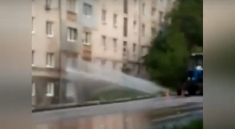 Фонтан ледяной воды чуть не затопил квартиру в Нижнем Новгороде