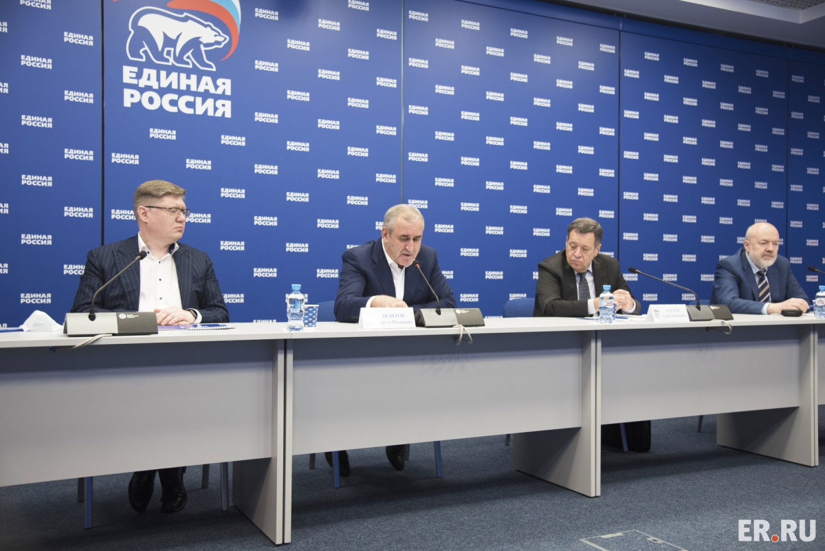 Вопрос пересмотра зарплат бюджетников поднимут осенью в Госдуме Нижнего Новгорода