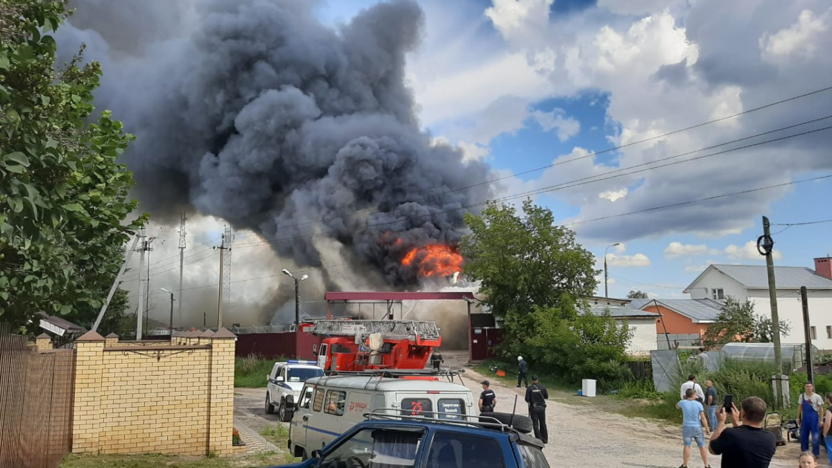Пожар на складе для хранения полиэтиленовой продукции в Дзержинске локализовали
