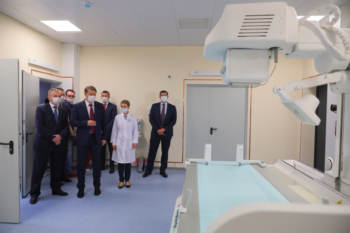 Мурашко и Никитин осмотрели новый корпус 23-й инфекционной больницы