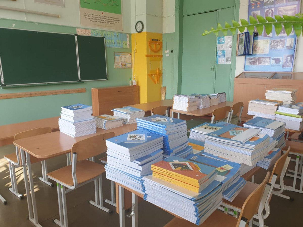 Никитин: учебники на 432 млн рублей закуплены в школы