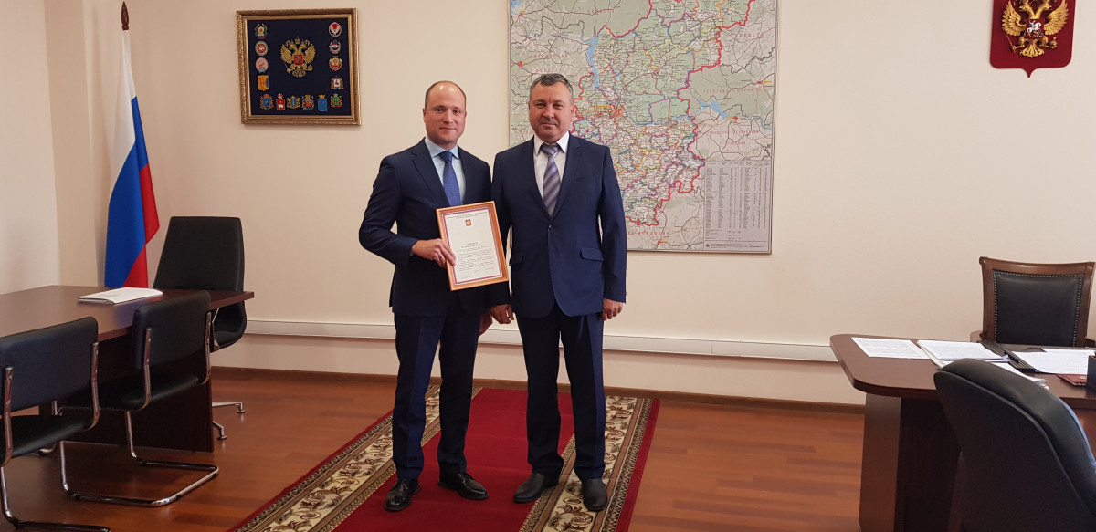 Владимир Тужилин получил благодарственное письмо от полпредства