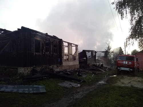 Три дома сгорели в Арзамасском районе