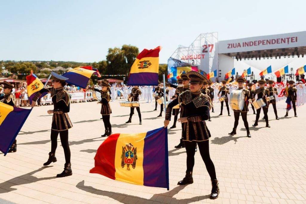 Глеб Никитин поздравил жителей Молдовы с Днем независимости Республики