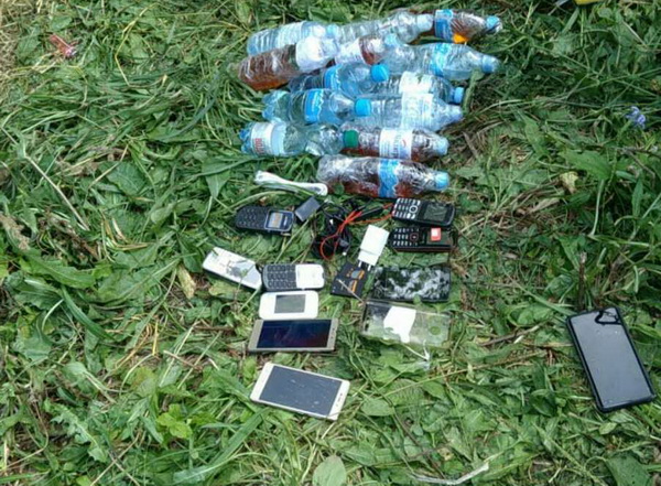 Бутылки со спиртом и мобильные телефоны изъяли в ИК-20 в Лукоянове