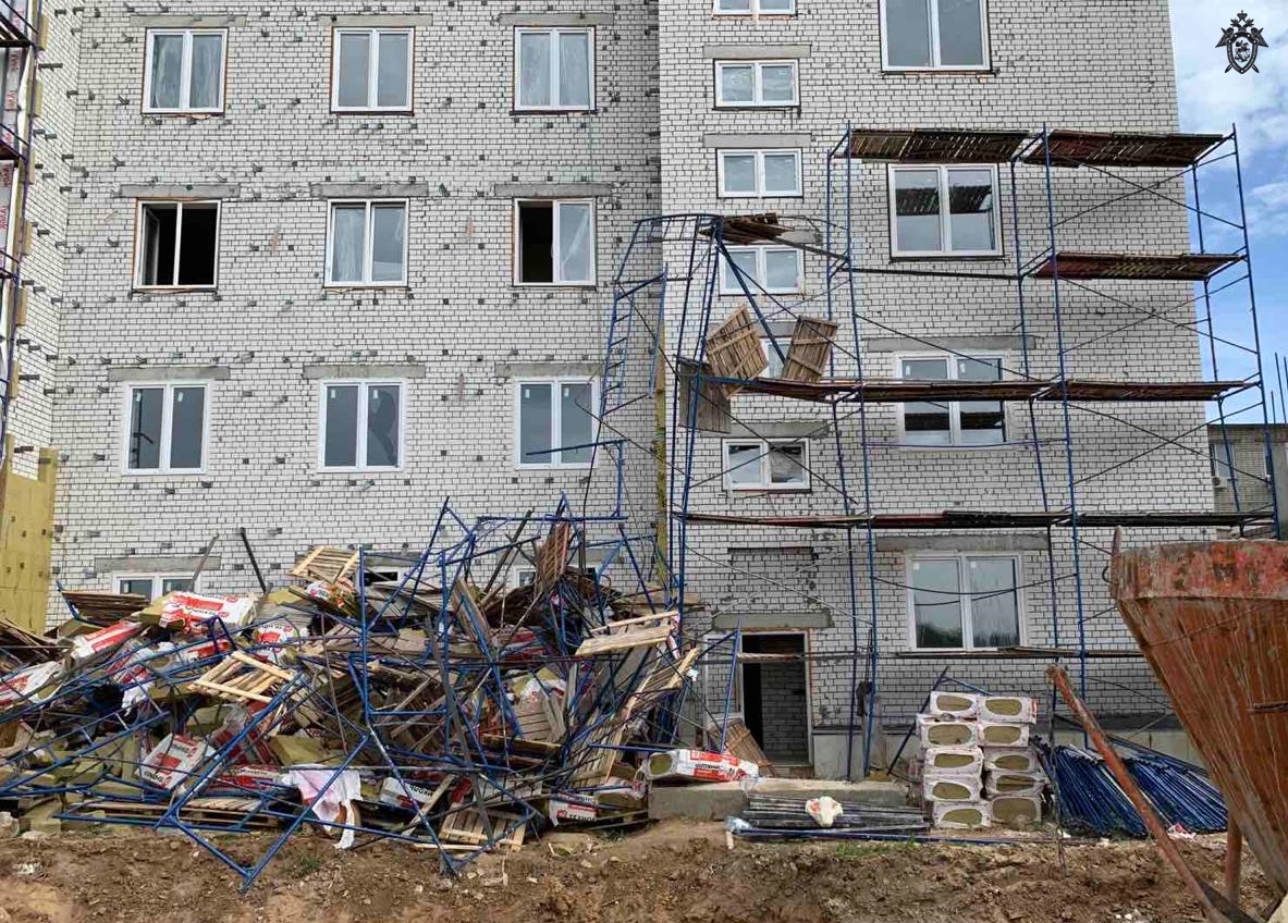 Уголовное дело возбудили из-за обрушения лесов на стройке в Приокском районе