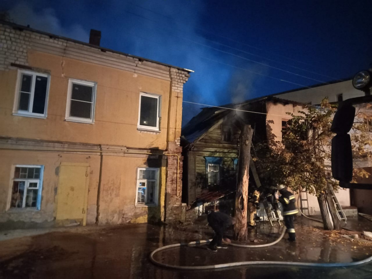 Жилой дом загорелся в Канавинском районе