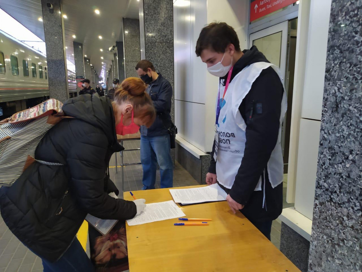 «Волонтеры Победы» помогают проверять соблюдение масочного режима в нижегородском общественном транспорте