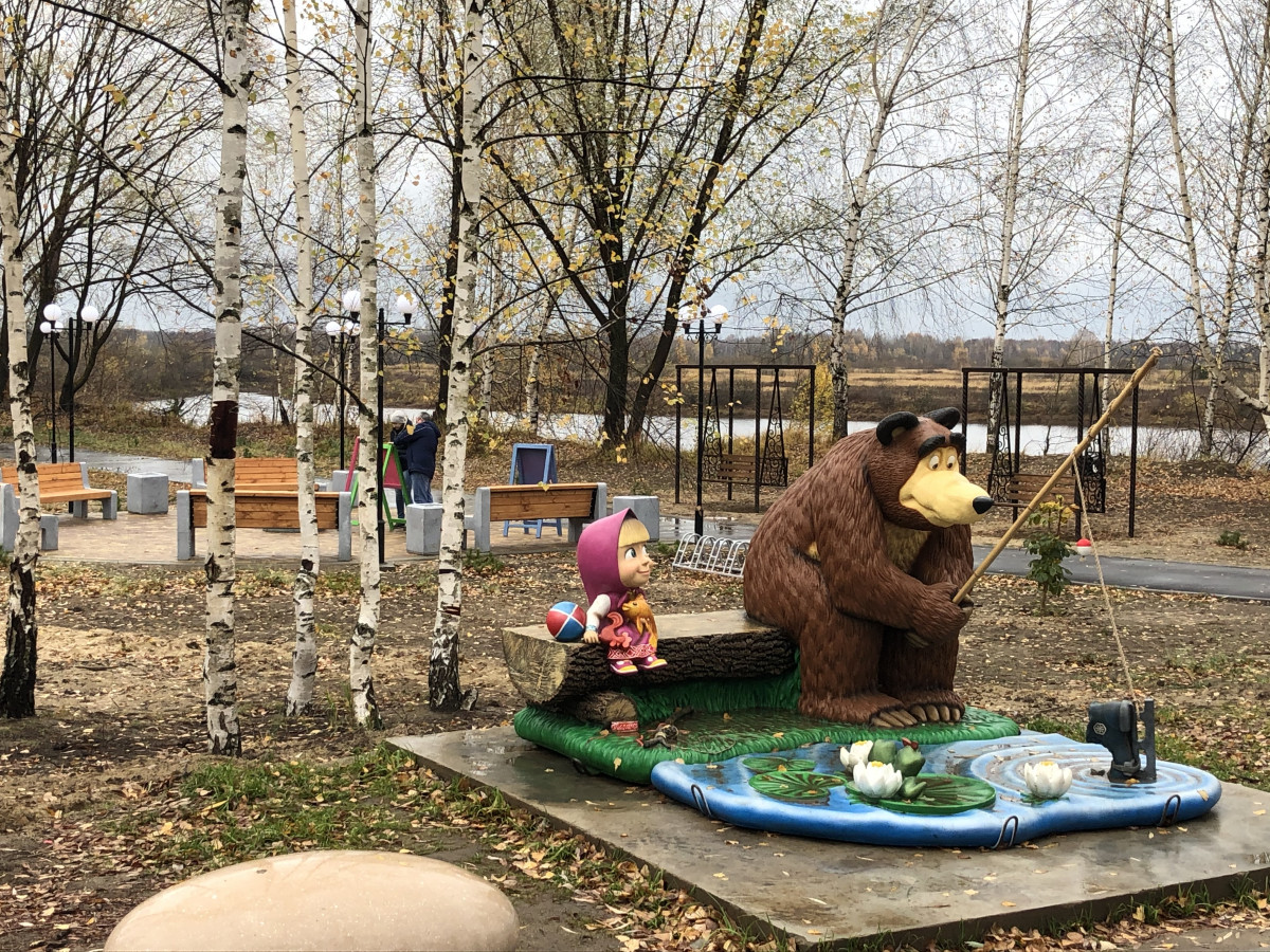Герои мультфильма «Маша и Медведь» появились в городском парке в Навашине