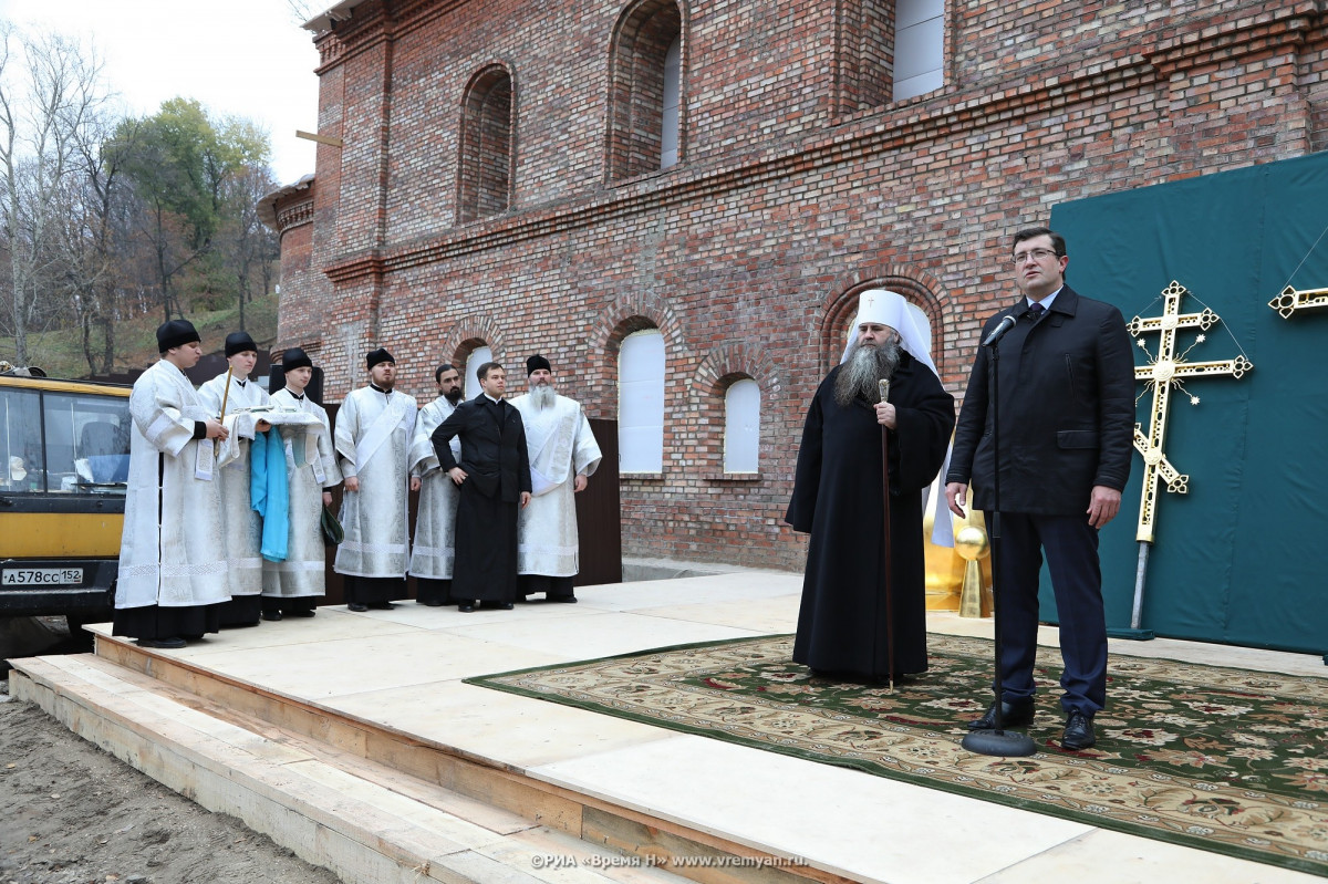 Глеб Никитин принял участие в церемонии поднятия куполов на храм Симеона Столпника
