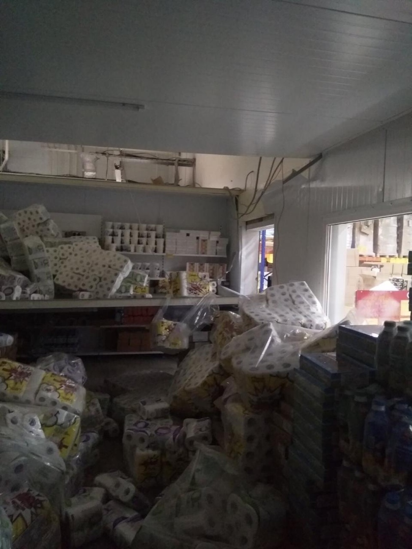 Появилось фото рухнувшего потолка в дзержинском магазине