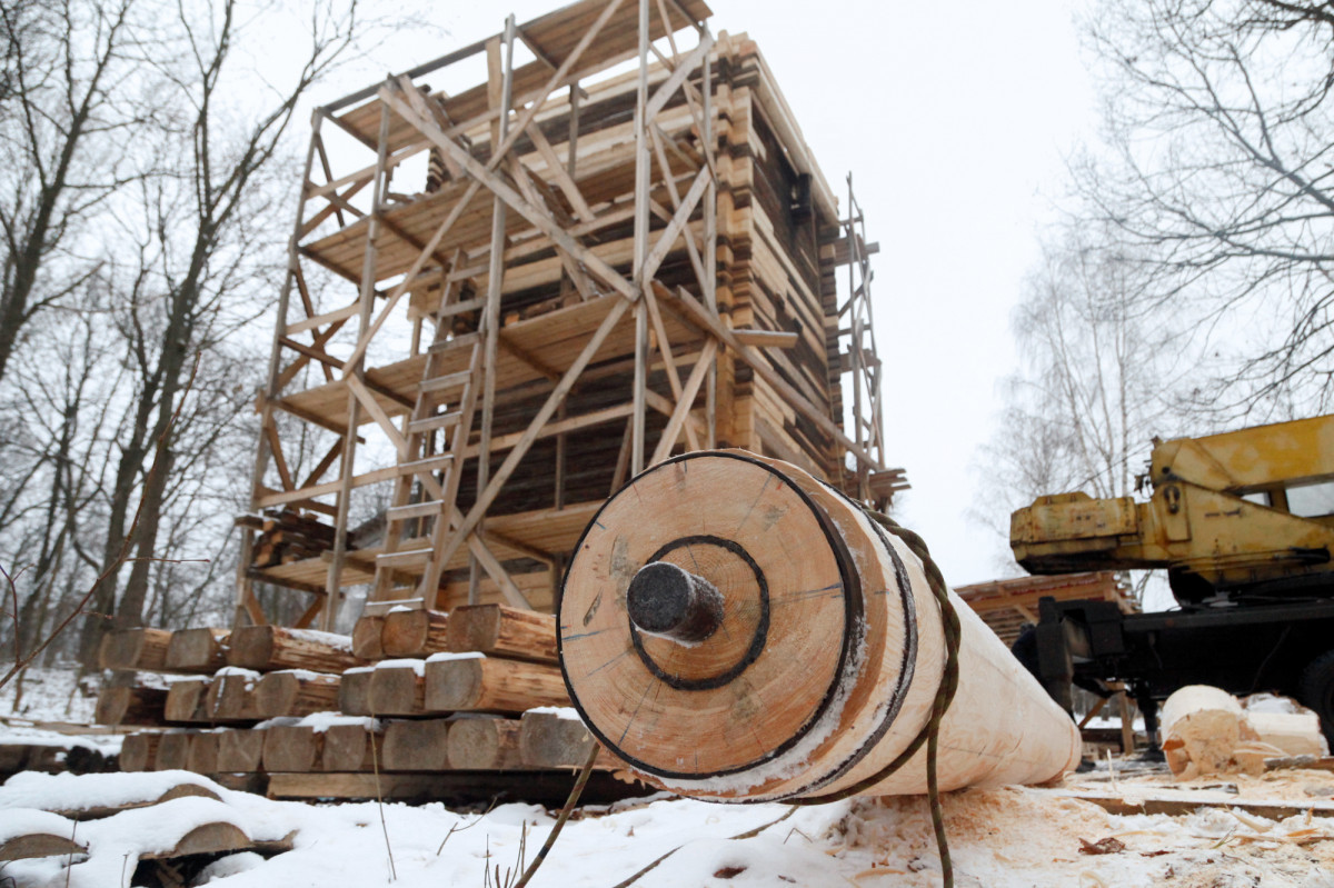 Вал установили на реставрируемой мельнице на Щелоковском хуторе