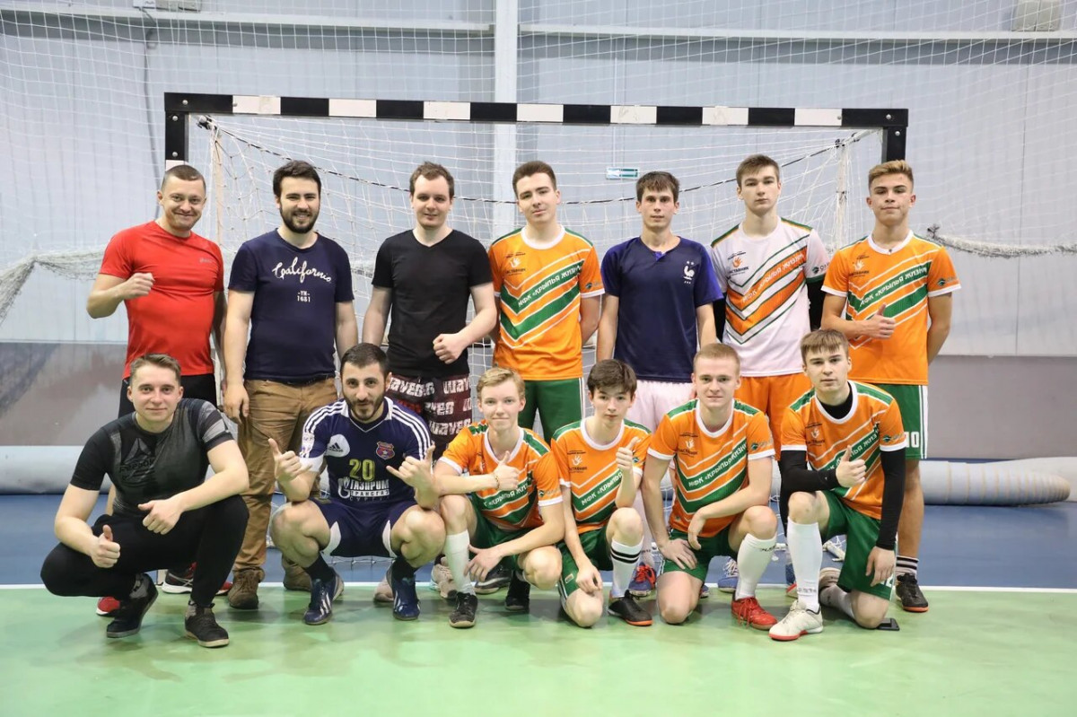 Нижегородские выпускники детдомов обыграли инвесторов в мини-футбол