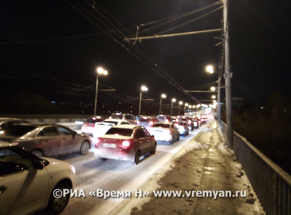 Серьезные пробки образовались в Нижнем Новгороде этим вечером