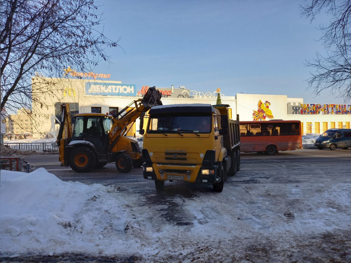 Более 62 тысяч кубометров снега вывезли с нижегородских улиц в новогодние праздники