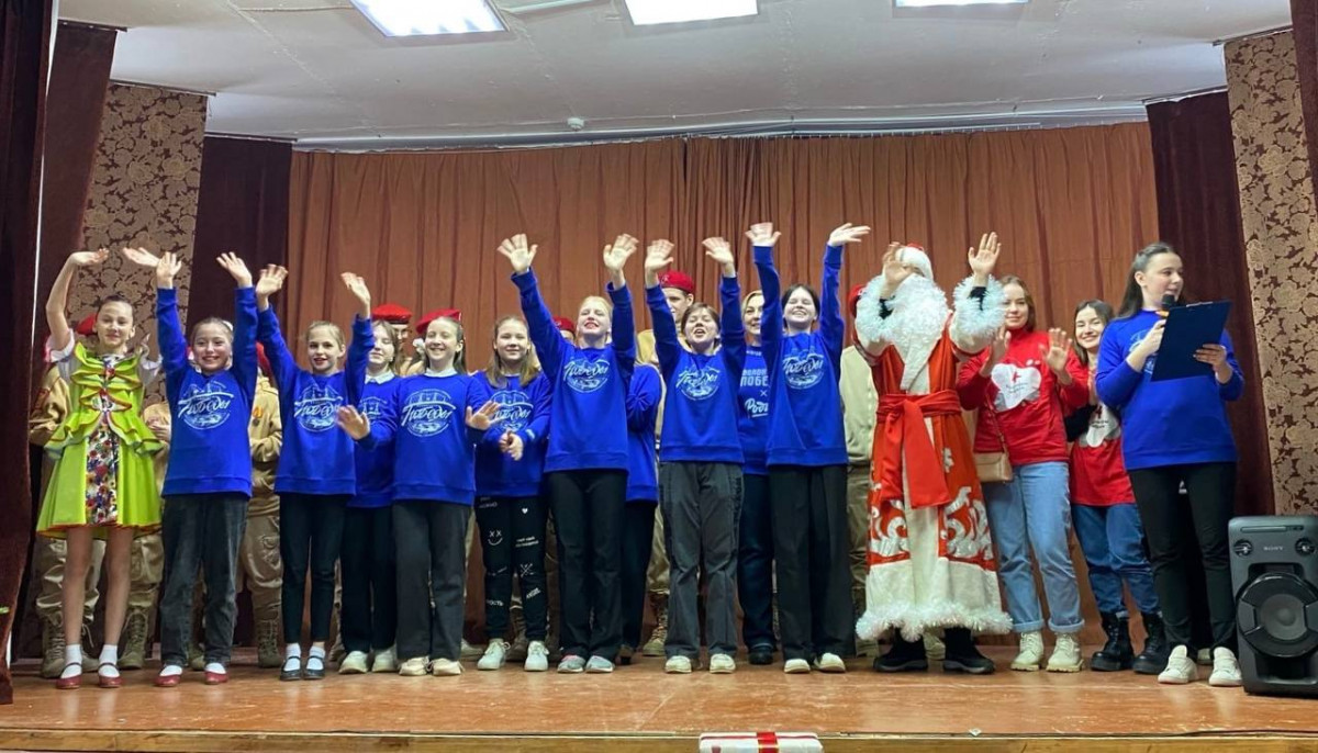 Нижегородские волонтеры организовали новогоднюю программу в военном госпитале в поселке Мулино