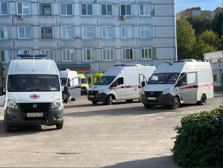 Несколько детей упали в обморок на школьных линейках в Нижнем Новгороде