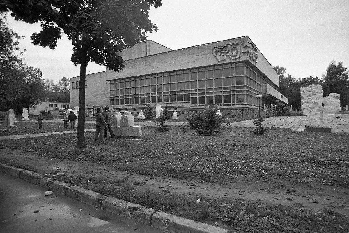 Нижегородские архивисты подготовили подборку документов к 95-летию со дня открытия Театра юного зрителя