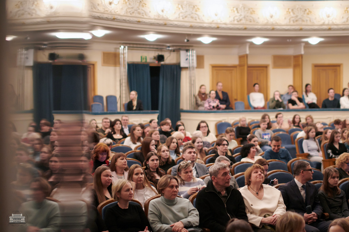 В Нижегородском театре драмы показали «На дне» с тифлокомментарием