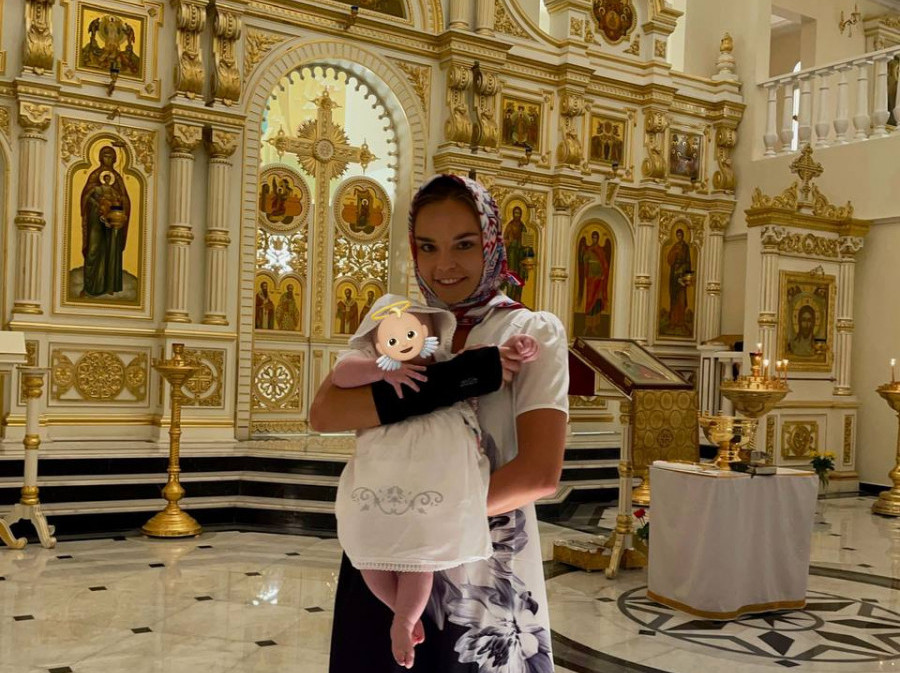 Нижегородская гимнастка Дина Аверина стала крестной мамой