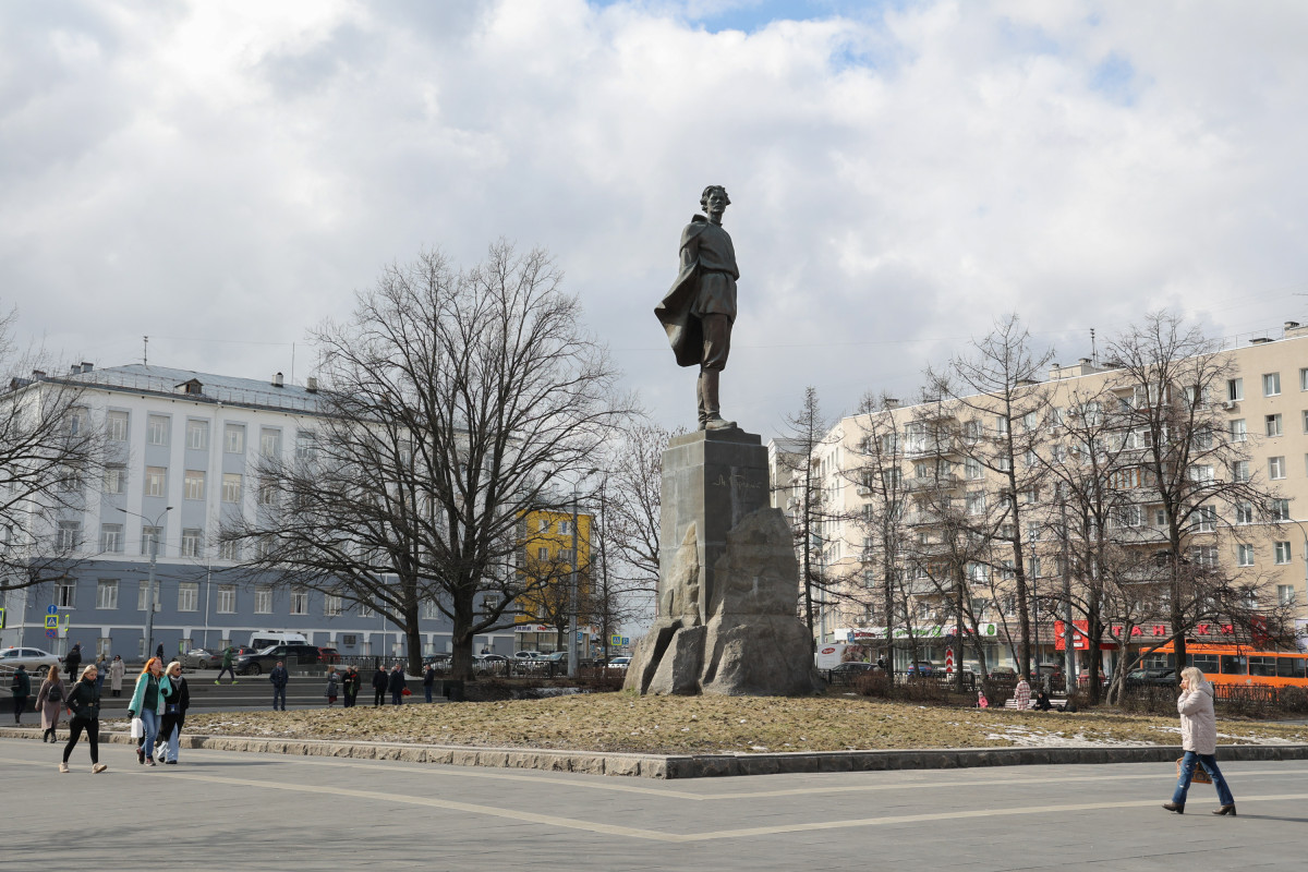 Потомки Максима Горького в день его рождения возложат цветы к памятнику писателя на площади Горького