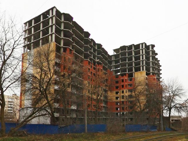 18-летний студент спрыгнул с 13-го этажа многоэтажки в Нижнем Новгороде