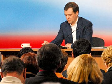 Медведев с избирателями