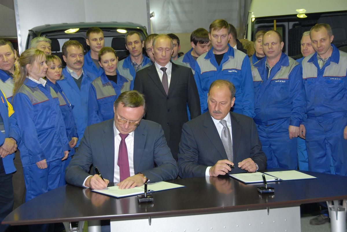 Путин ГАЗ 2010_4