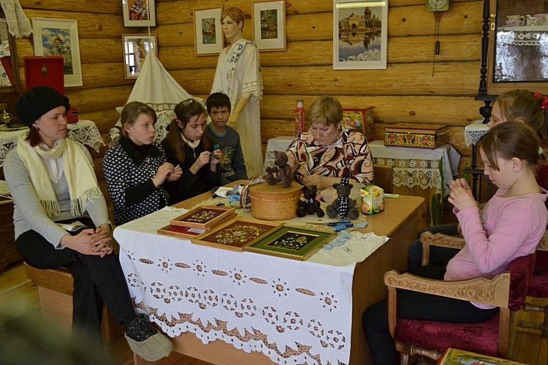 Выставка кружев «ришелье».Городец. 2