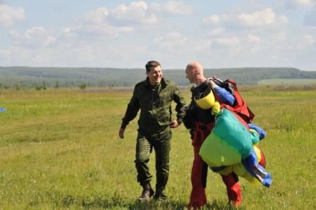 сорокин с парашютом