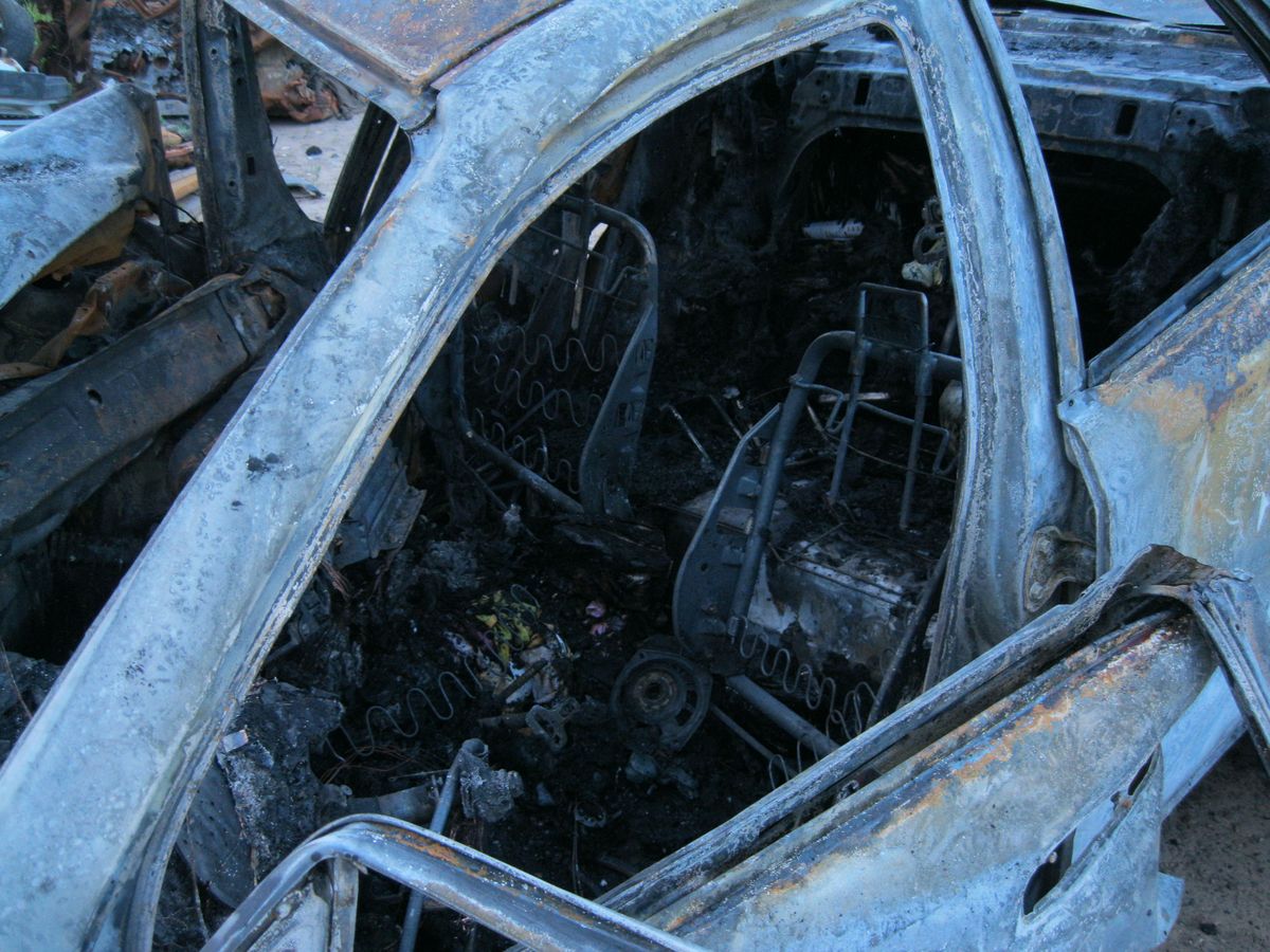 машина сгоревшая3