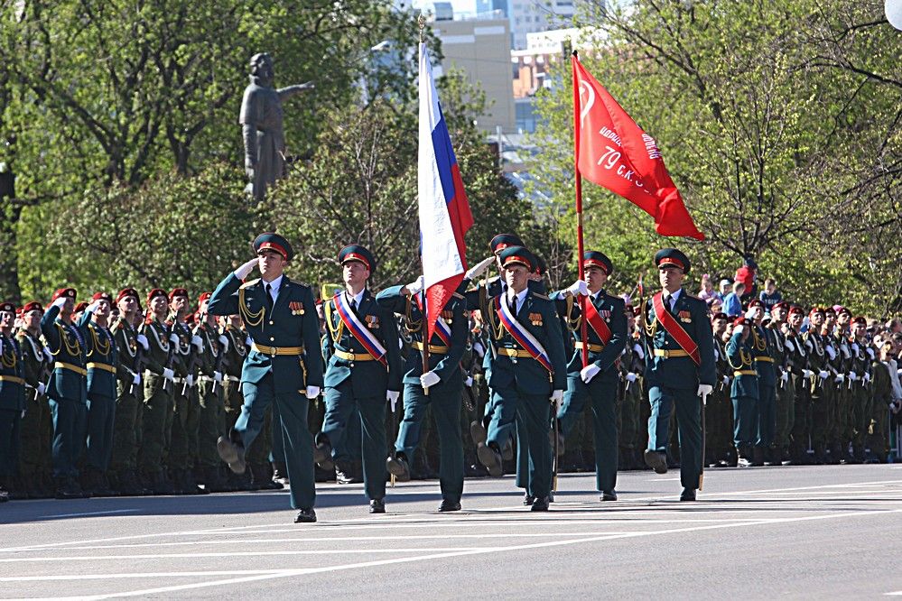 Военные праздники в апреле. Праздничные военные парады. Воинские праздники. Праздник в армии. С праздником войска.