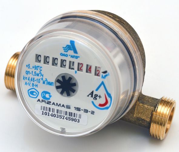 Счетчики на воду и газ установлены примерно в половине квартир и жилых ...