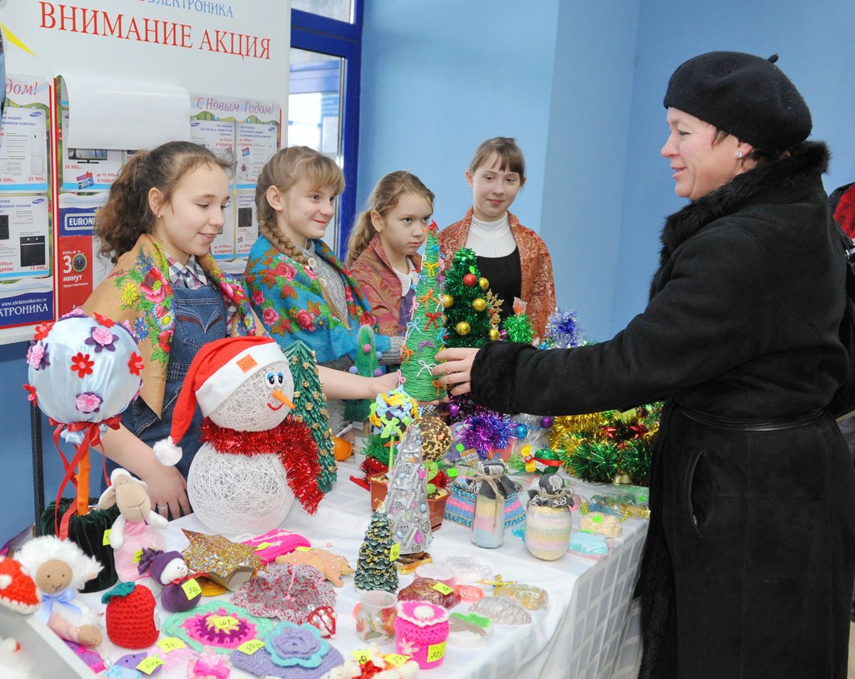 Рождественская ярмарка на территории АПЗ 2
