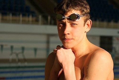 Пловец Олег Костин