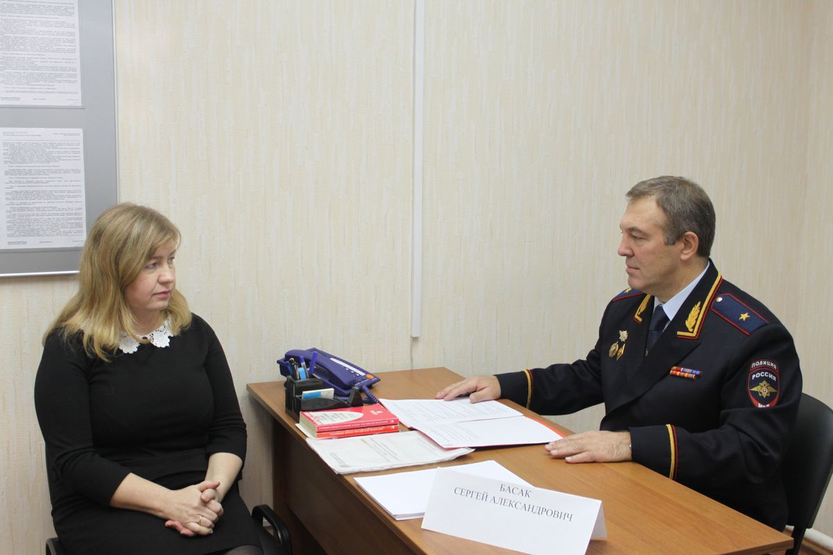 Басак это. Стекло 4мм плавни басак. Рифленое стекло для межкомнатных дверей. Стекло овес бесцветный. Басак это.