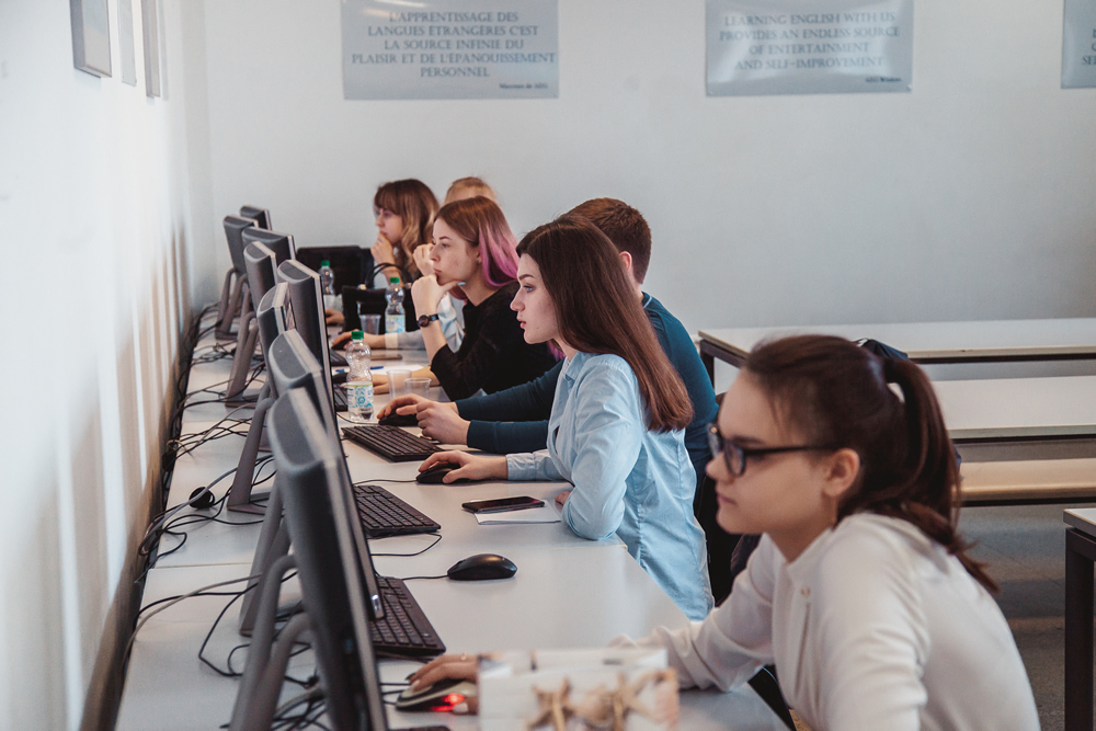 Определены победители областной студенческой олимпиады по социологии