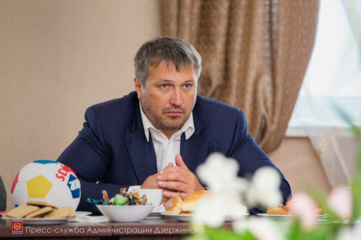 Глава Дзержинска Иван Носков взял под личный контроль инцидент с сотрудницей шко