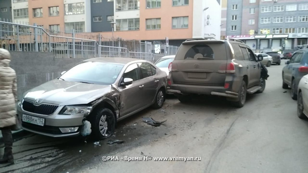 Крупное ДТП в Нижнем Новгороде: внедорожник задел восемь машин