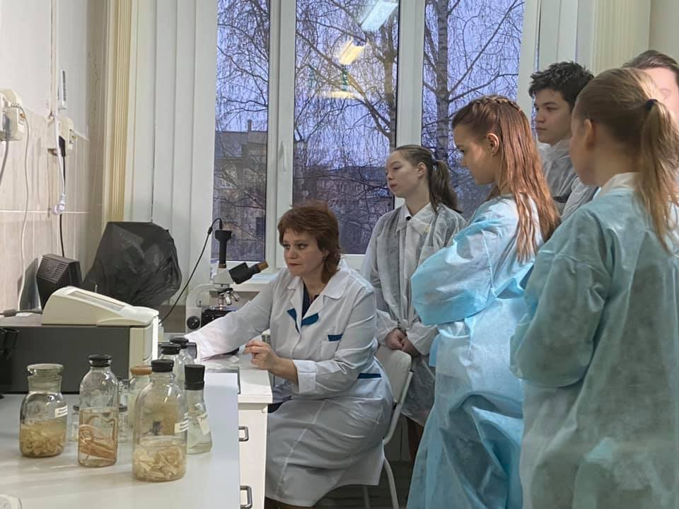 Дед мороз показал старшеклассникам как работает нижегородская лаборатория Роспотребнадзора