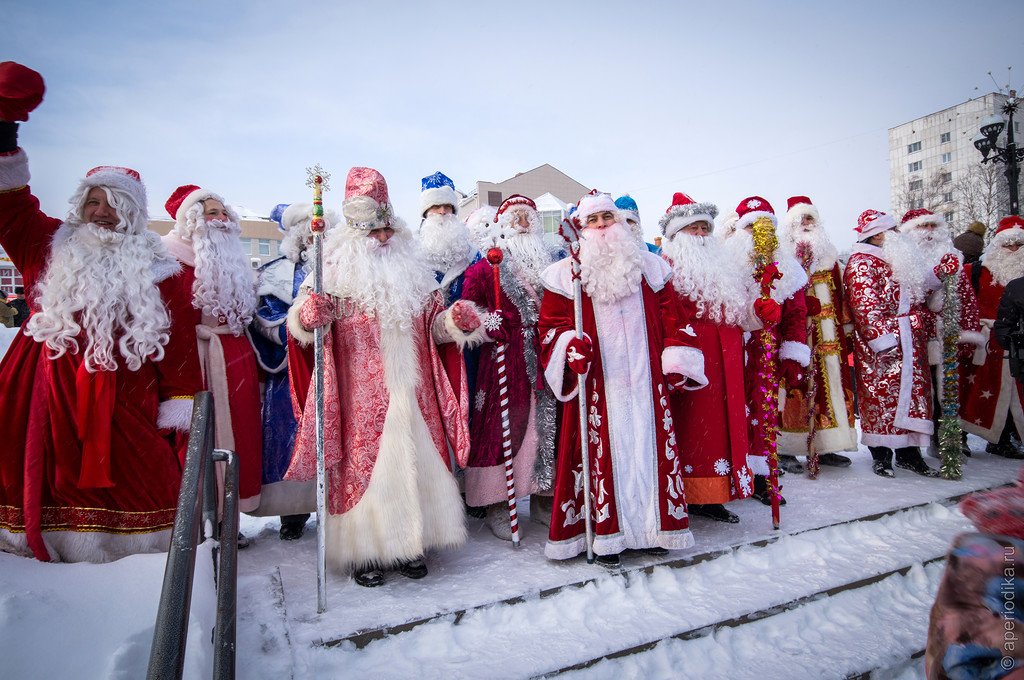 Танцевальный флешмоб Дедов Морозов пройдет на площади Советской