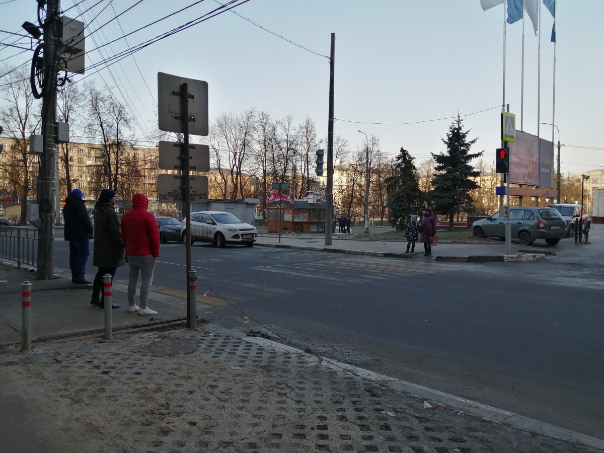 Светофор 50 лет октября. Светофор Нижний Новгород. Светофоры в Нижнем Новгороде новый 2023. Светофор Нижний Новгород Автозаводский район. Нижегородская 272 светофор фото