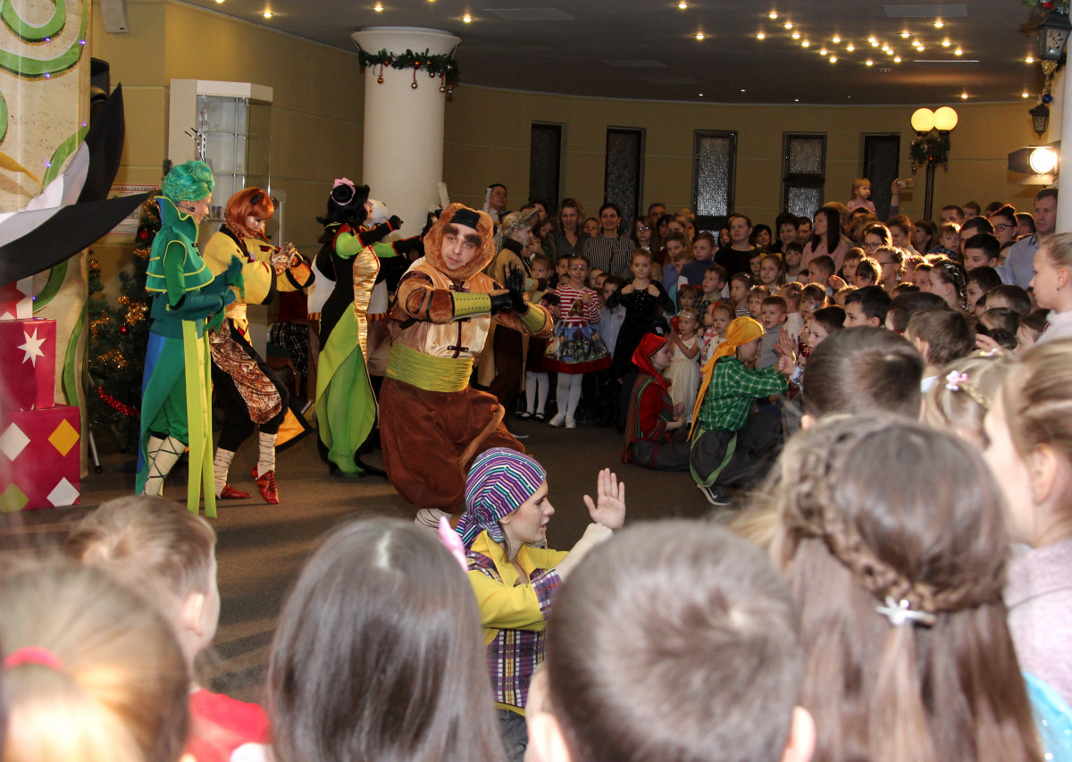 Дети сотрудников ОВД Нижегородской области побывали на новогоднем представлении