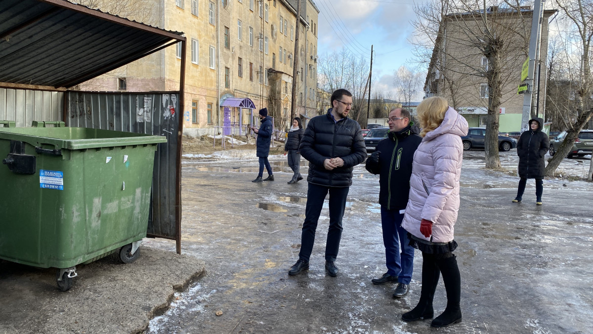Придомовая территория контейнерной площадки