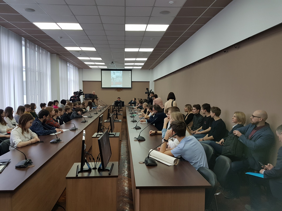 Виртуальную экскурсию по обновленной Ильинской провели для нижегородских школьников