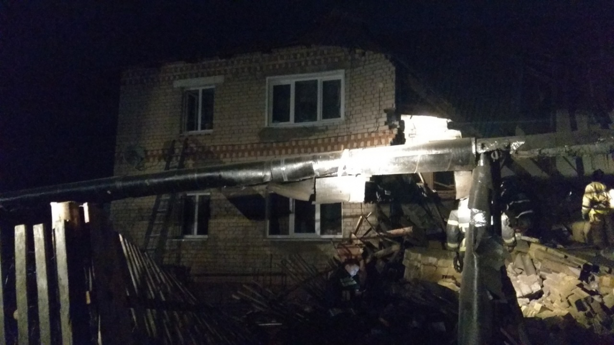 Жилой дом рухнул от взрыва в Нижегородской области