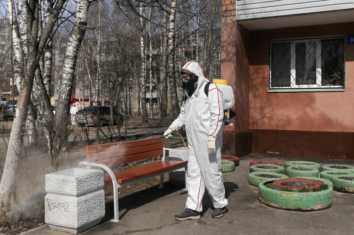 Дополнительные бригады привлечены к дезинфекции дворов в Приокском районе