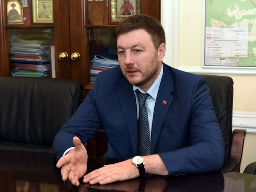 Экс-министру Власову заменили заключение под стражей домашним арестом