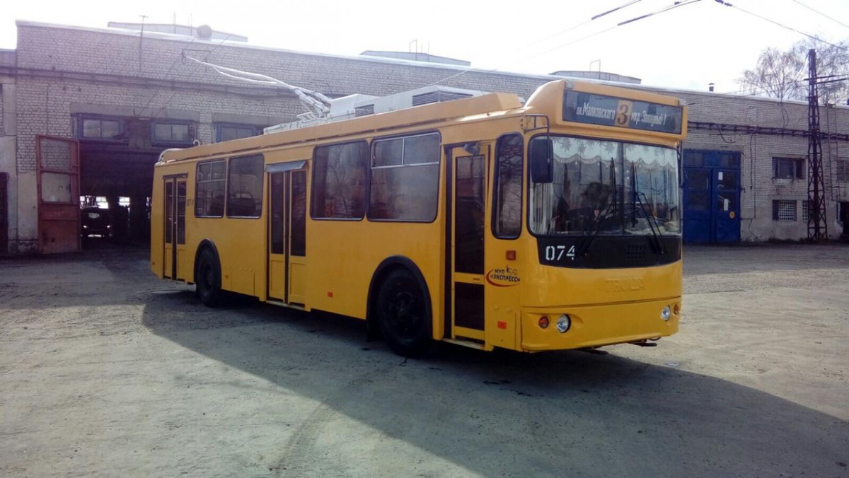 Дзержинский троллейбус вышел на маршрут после капитального ремонта.